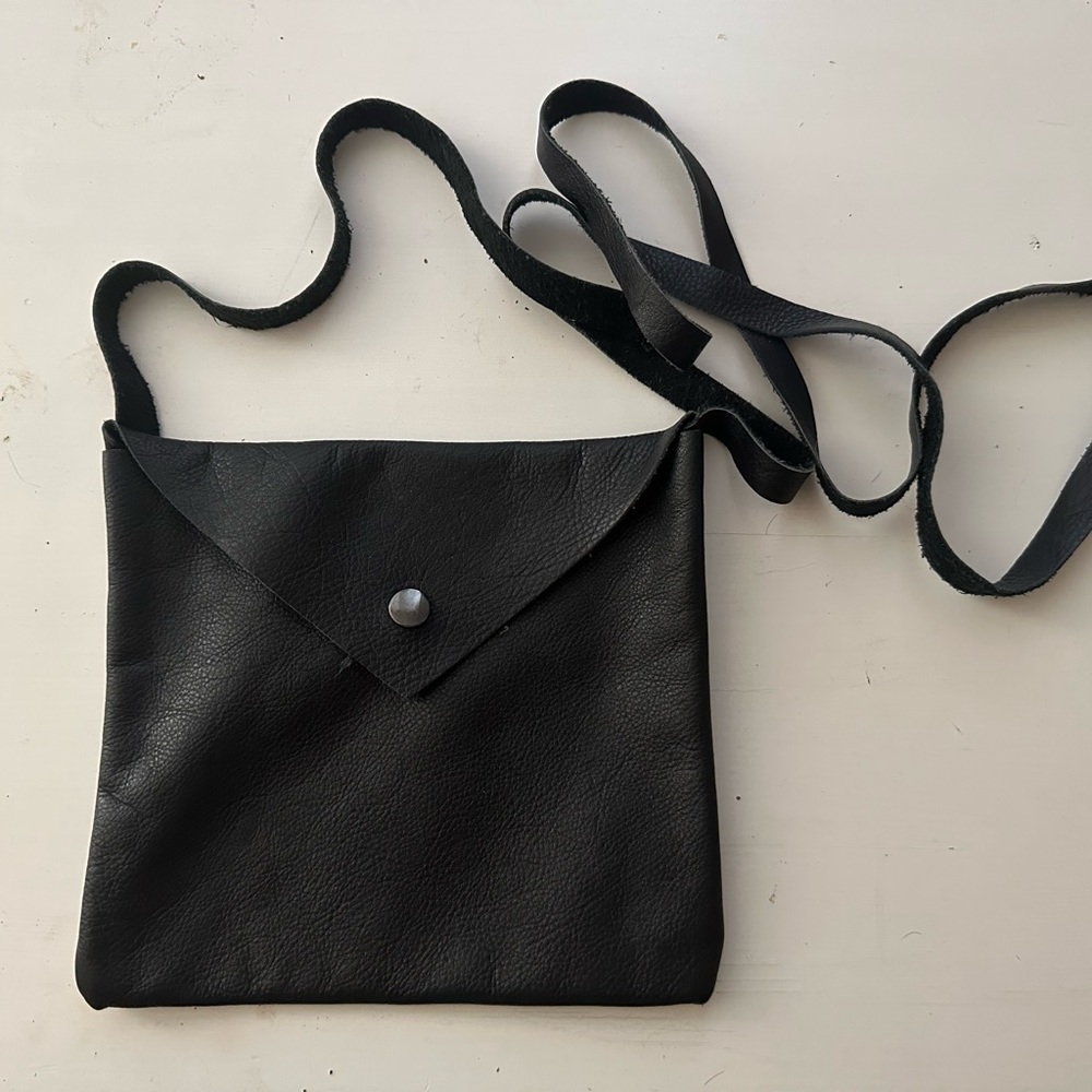 Leather pocket purse